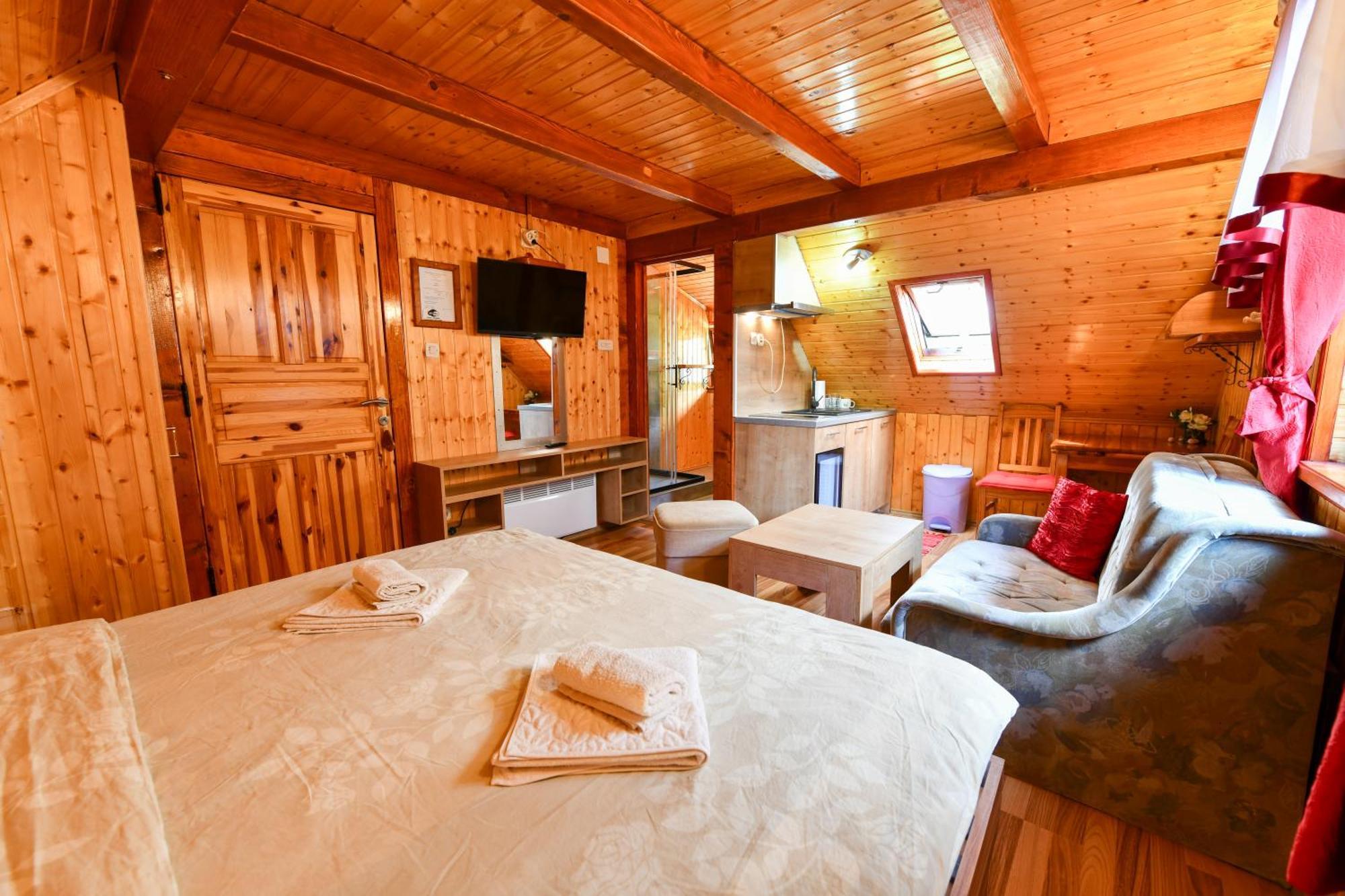 Guest House Martin Korana ภายนอก รูปภาพ