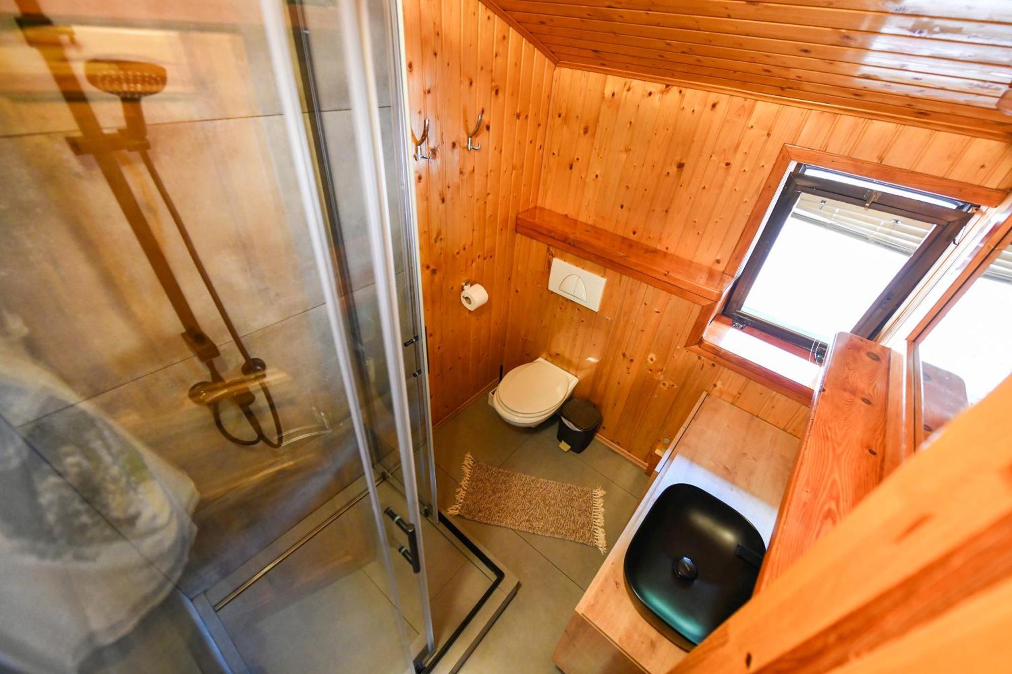 Guest House Martin Korana ภายนอก รูปภาพ