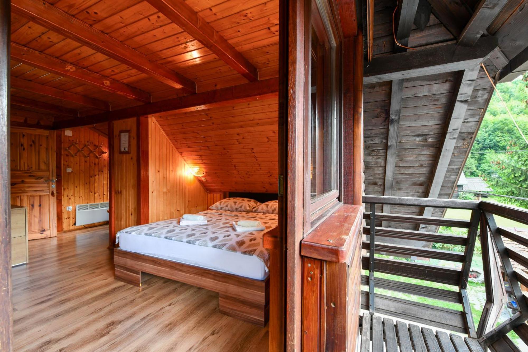 Guest House Martin Korana ภายนอก รูปภาพ