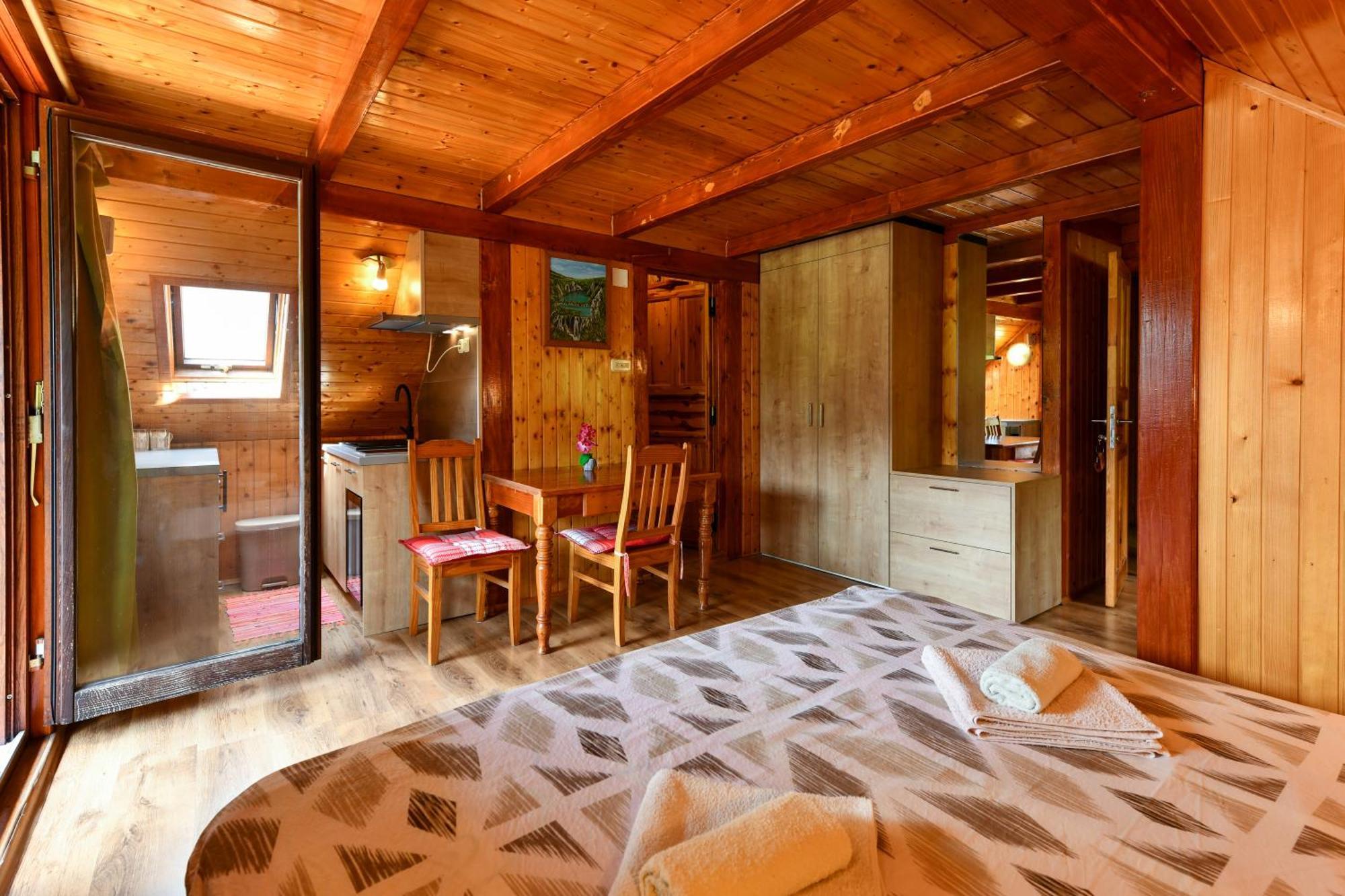 Guest House Martin Korana ภายนอก รูปภาพ