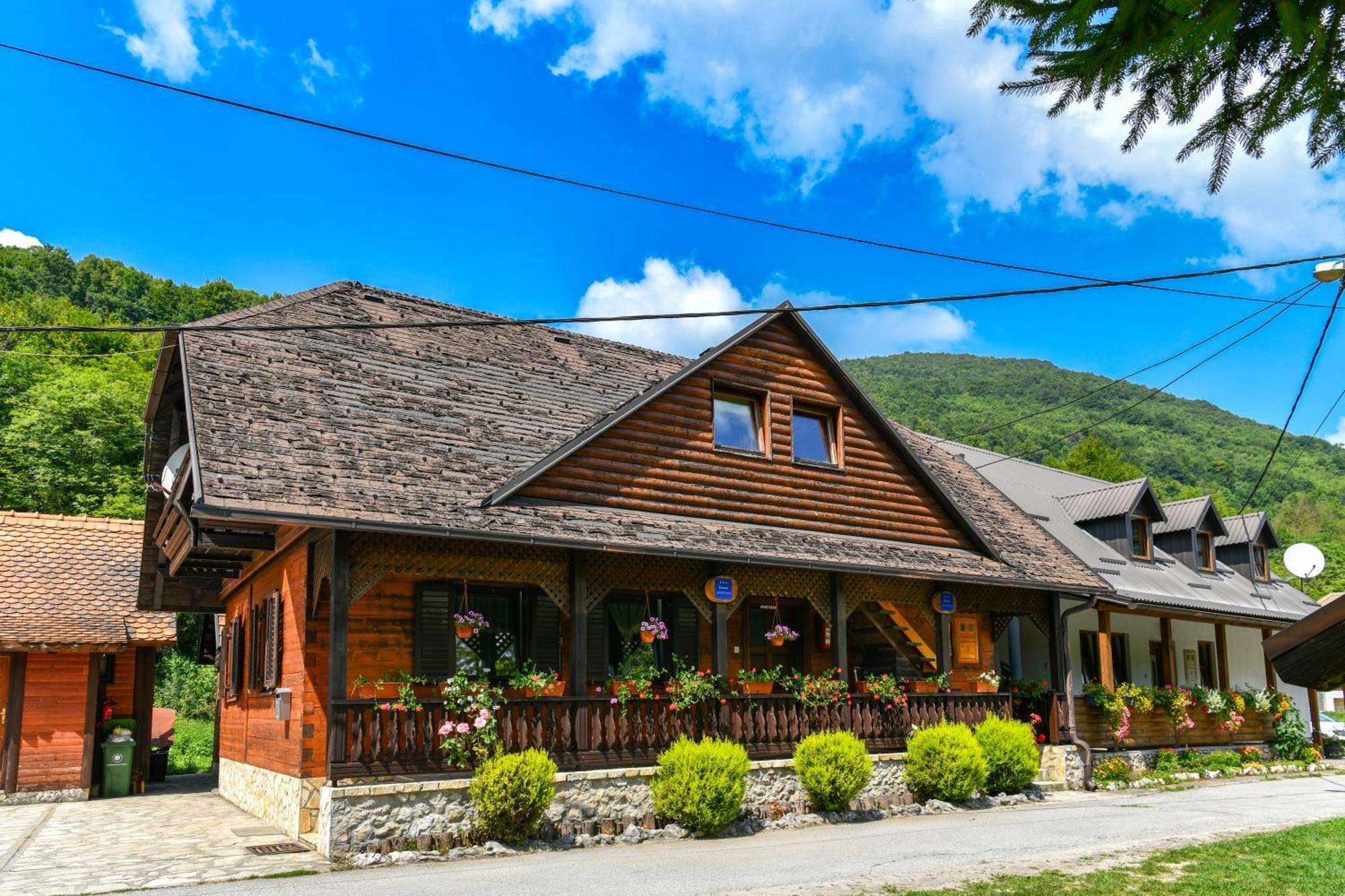 Guest House Martin Korana ภายนอก รูปภาพ